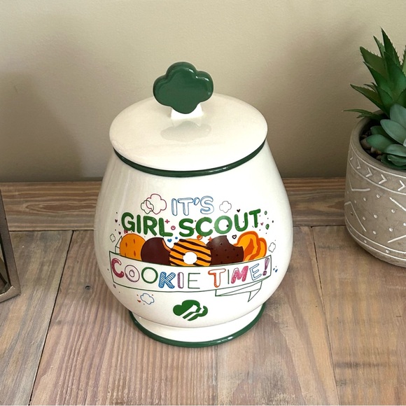 Girl Scout Cookie Time Cookie Jar! 🆕💚 - Picture 1 of 11
